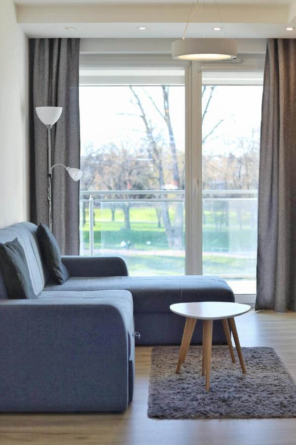 Capital Towers - Apartament Green Z Widokiem Na Rzeke ジェシュフ エクステリア 写真