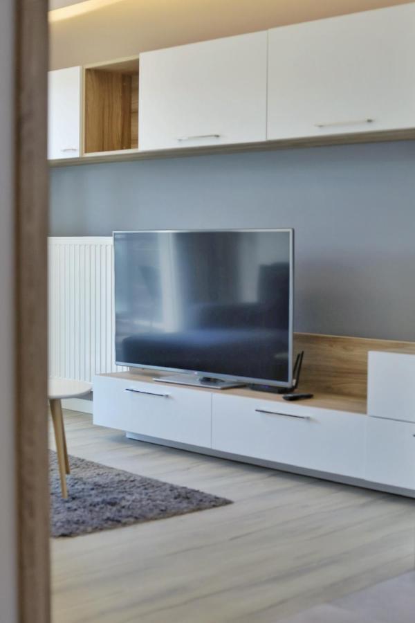 Capital Towers - Apartament Green Z Widokiem Na Rzeke ジェシュフ エクステリア 写真