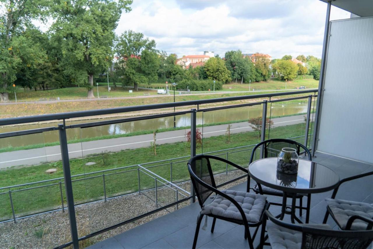 Capital Towers - Apartament Green Z Widokiem Na Rzeke ジェシュフ エクステリア 写真